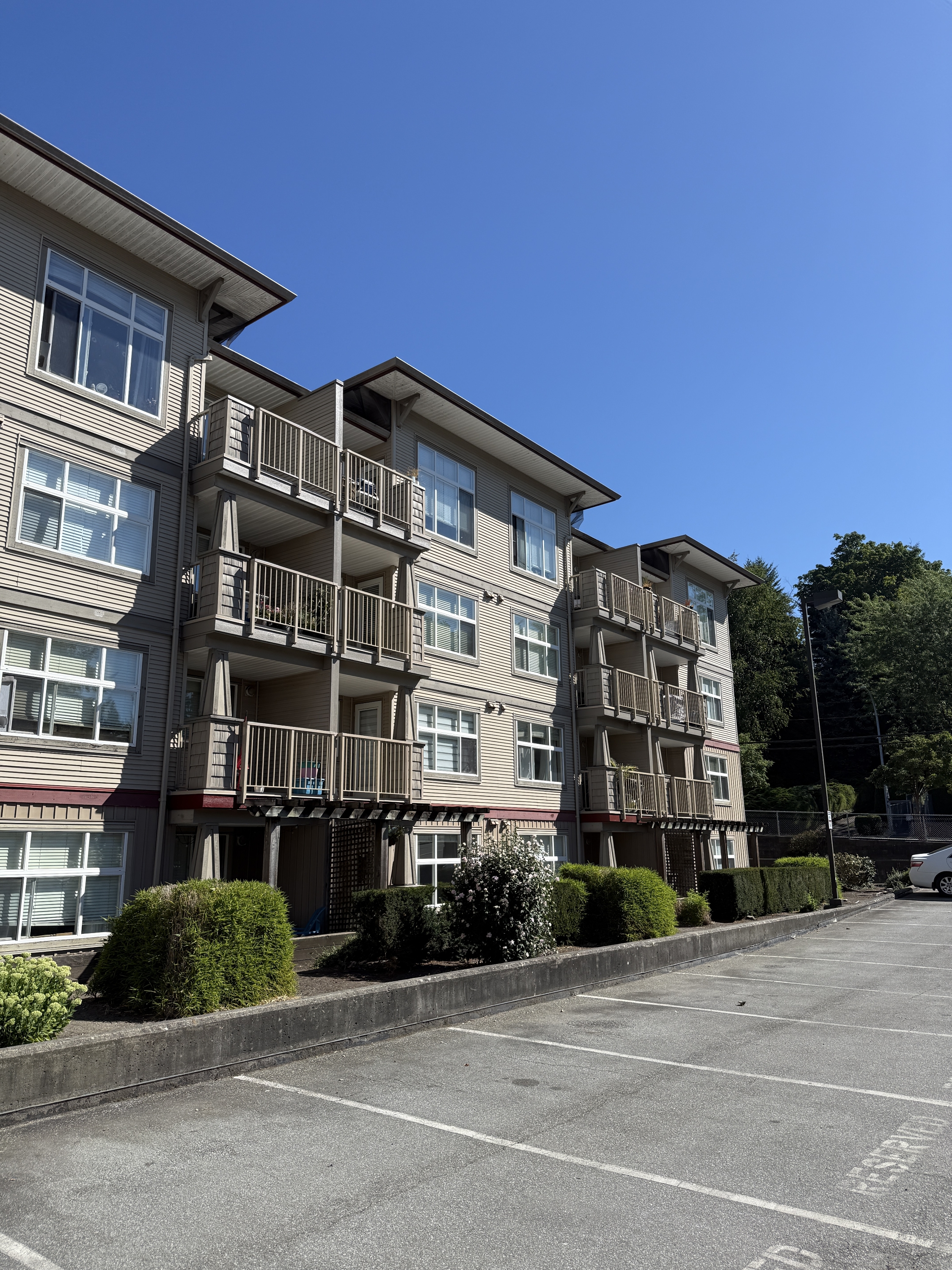 #207-2515 Park Dr.