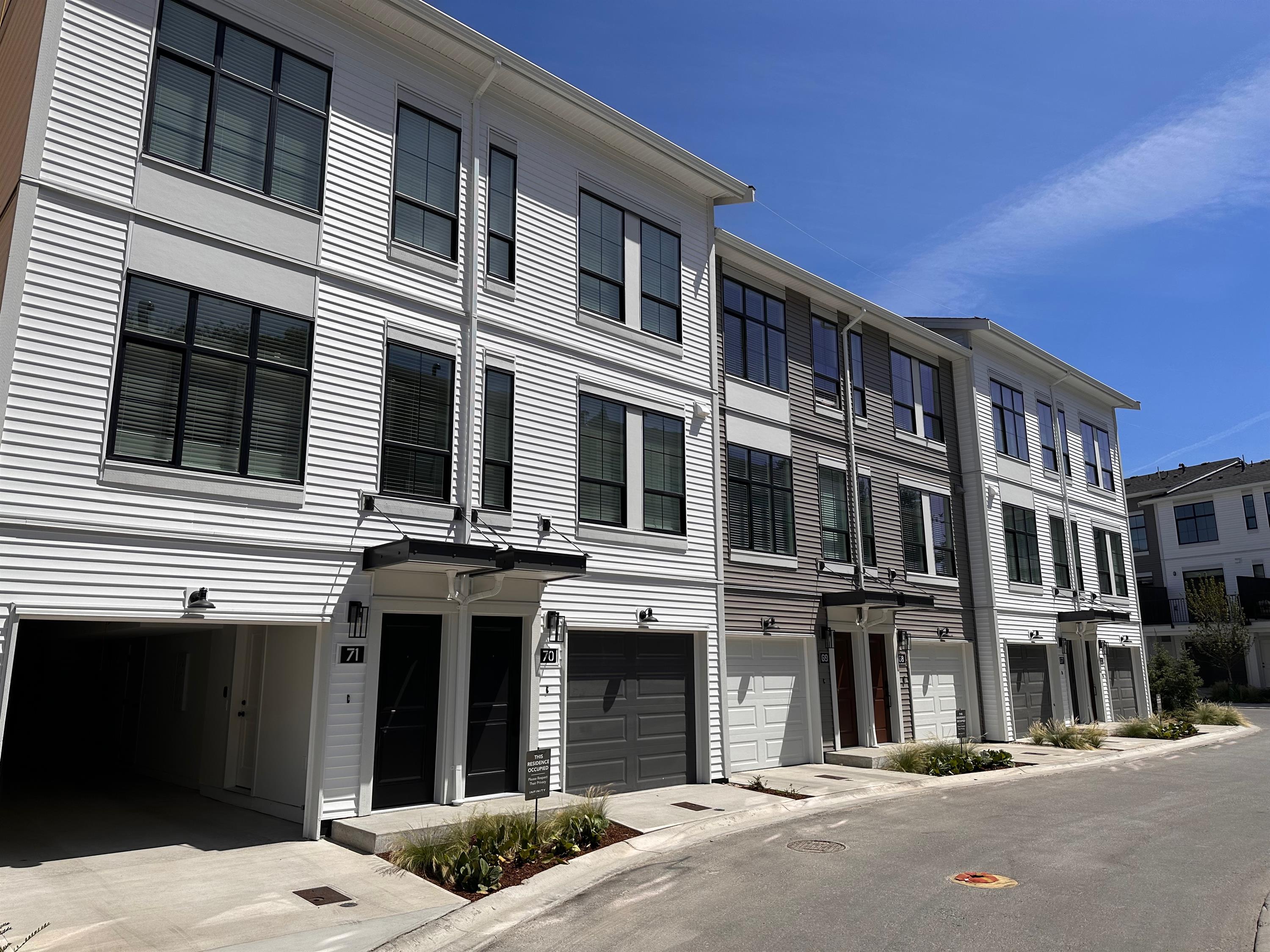 #71 - 2774 Montrose Avenue (1142)