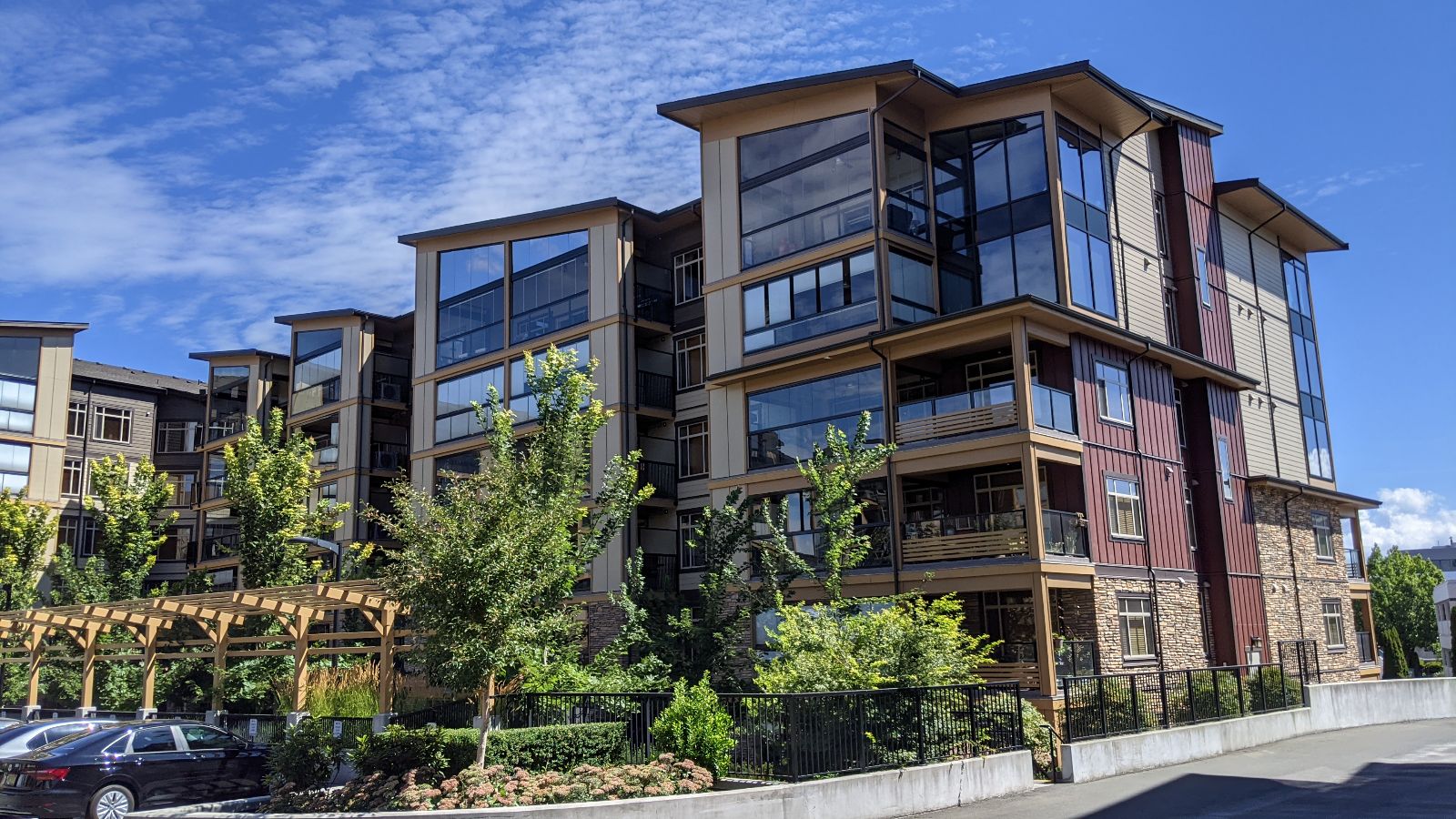 421-32445 Simon Ave
